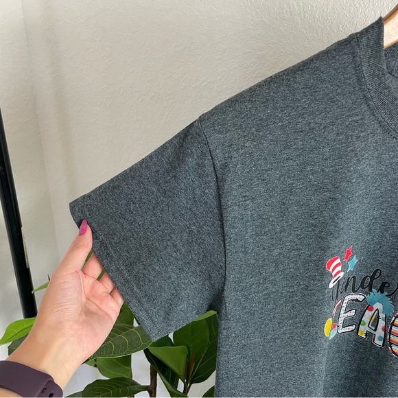 🛎️ 5/$20 Kindergarten Teacher T Shirt Size S - Picture 6 of 10